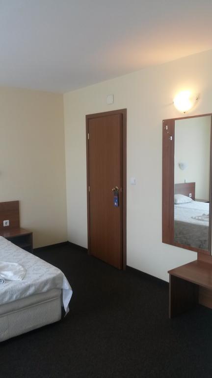 Sandor Hotel Νεσέμπαρ Δωμάτιο φωτογραφία